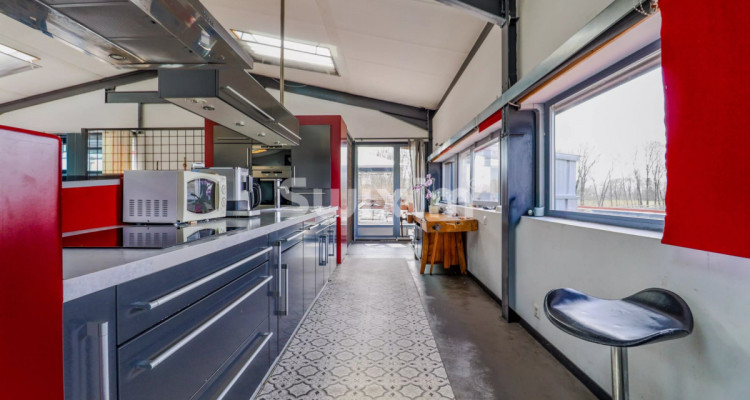 Loft industriel unique 220m² · Complexe mixte générateur de revenus · Rendement jusquà 7.09% image 5