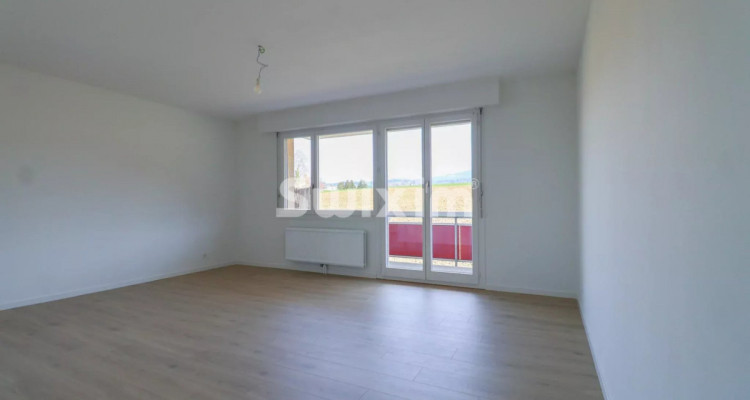 Palézieux · 2.5p entièrement rénové · Balcon vue champs · CHF 465000.- image 3