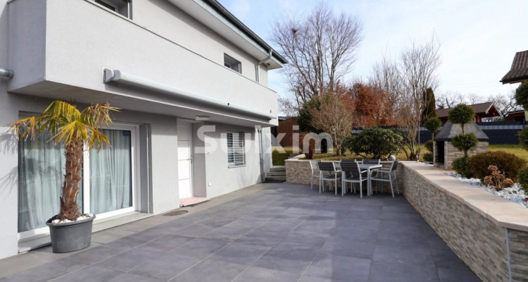 Villa moderne dans son écrin de verdure ! image 1