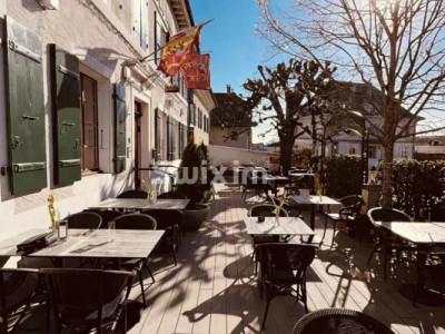 Charmant restaurant avec terrasse image 3