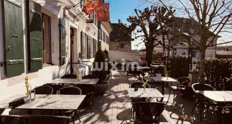 Charmant restaurant avec terrasse image 3