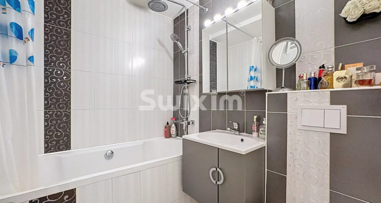 Charming village house in Vernier image 9