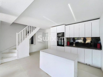 Modern village house in Vernier with separate apartment image 2