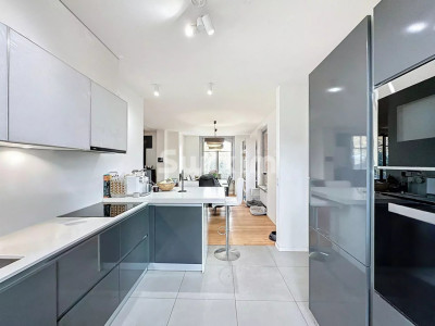 Magnificent property in Bellevue image 3