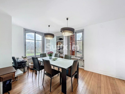 Magnificent property in Bellevue image 4