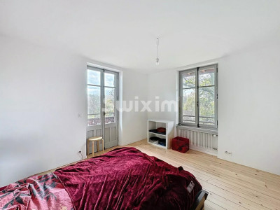 Magnificent property in Bellevue image 8