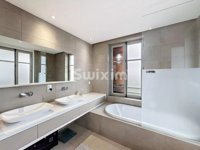 Magnificent property in Bellevue image 9