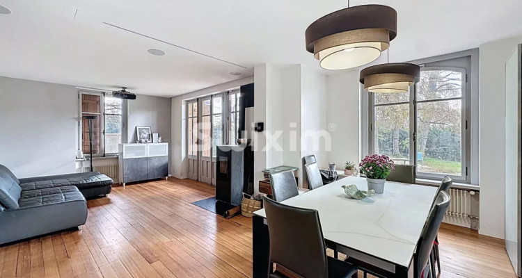 Magnificent property in Bellevue image 2