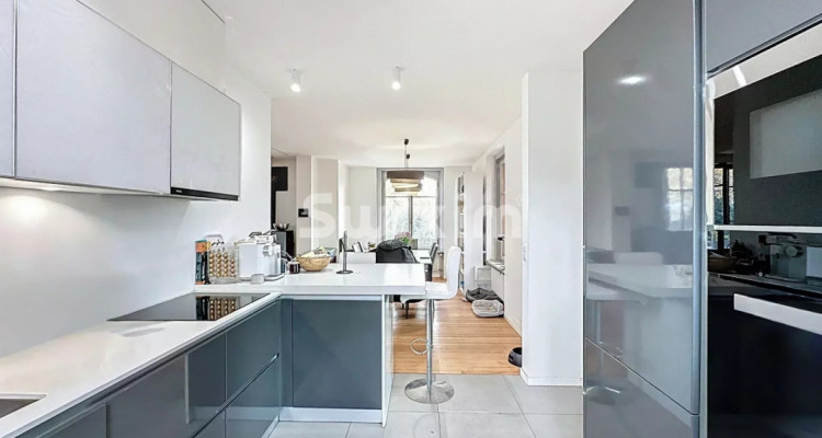 Magnificent property in Bellevue image 3