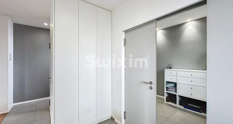 Magnificent property in Bellevue image 7