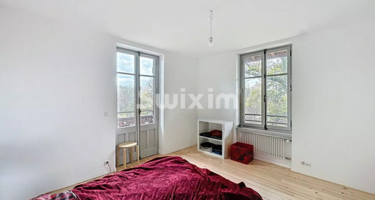 Magnificent property in Bellevue image 8