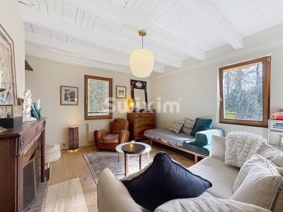 Beautiful 4-room duplex with a 240 m² garden image 1