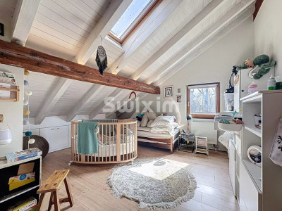 Beautiful 4-room duplex with a 240 m² garden image 3