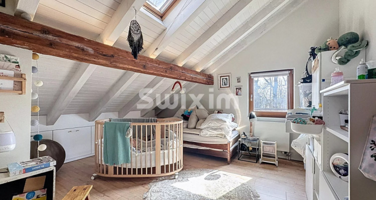 Beautiful 4-room duplex with a 240 m² garden image 3