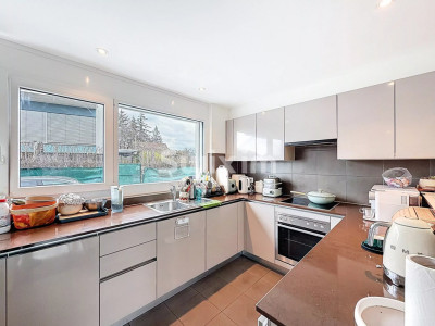 Semi-detached HPE house in Vessy image 5