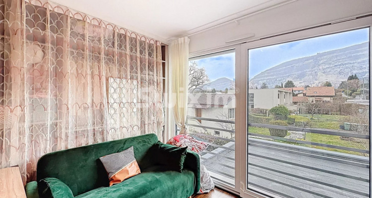 Semi-detached HPE house in Vessy image 9