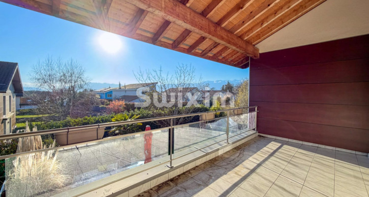 House with garden in Vernier image 9