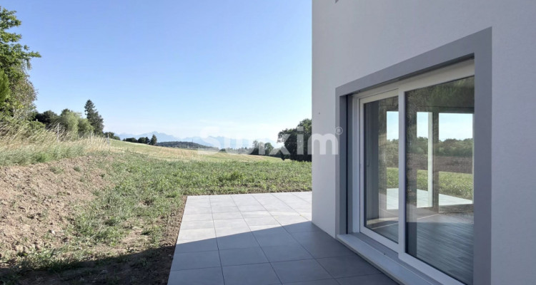 Villa Mitoyenne Neuve à Louer Avec Jardin image 3