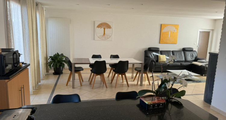 Spacieux appartement de 4,5 pièces avec grande terrasse au cœur de La Sarraz image 1