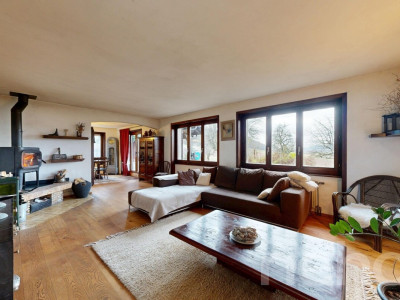 Maison individuelle sur un grand terrain image 3