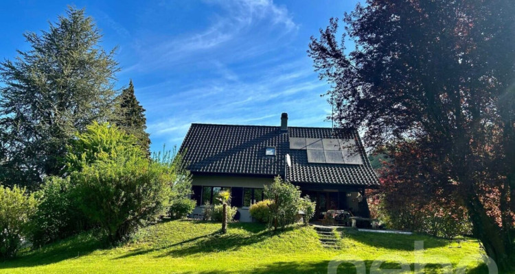 Maison individuelle sur un grand terrain image 1