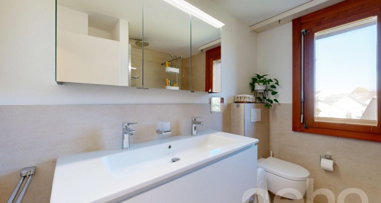 Geräumiges Doppeleinfamilienhaus an ruhiger und dennoch zentraler Lage image 8