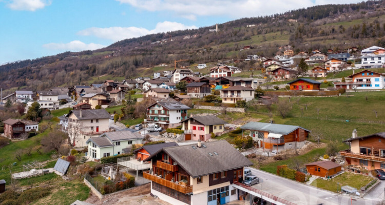 Immeuble de rendement avec potentiel de développement image 1