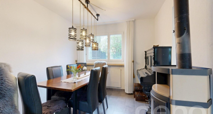 Geräumiges 5.5-Z Doppel-EFH mit grossem Garten und separater Garage image 2