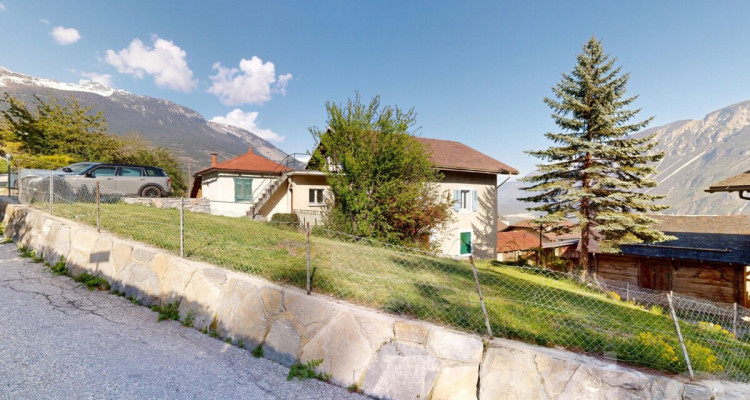 Appartement 4.5 à rénover avec jardin et grenier aménageable image 2