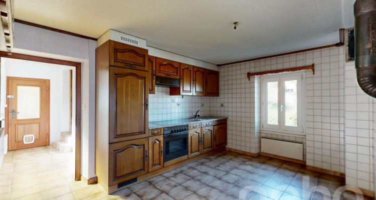 Appartement 4.5 à rénover avec jardin et grenier aménageable image 10