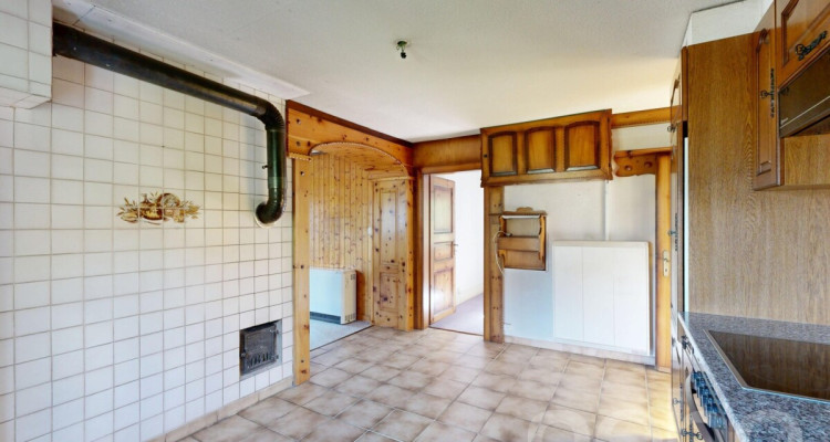 Appartement 4.5 à rénover avec jardin et grenier aménageable image 11