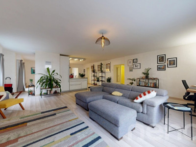 Lausanne ? Montelly : Attique traversant baigné de lumière image 1