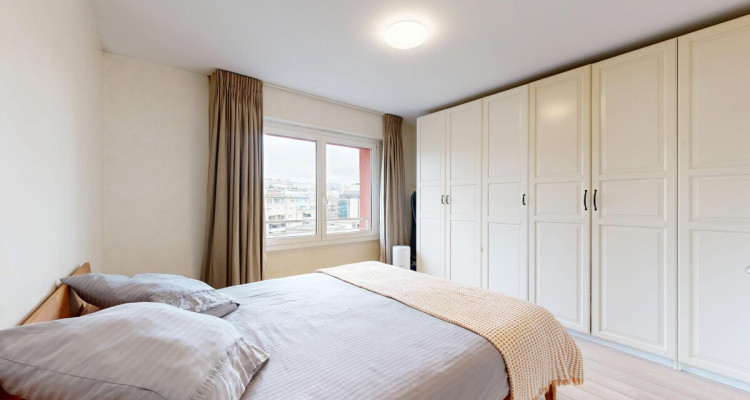 Lausanne ? Montelly : Attique traversant baigné de lumière image 10