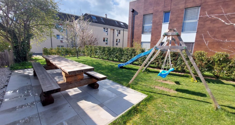 Bel appartement de 4,5 pièces avec terrasse et ascenseur image 4