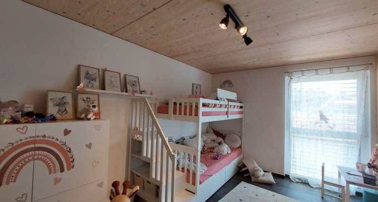 Bel appartement de 4,5 pièces avec terrasse et ascenseur image 9