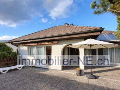 Spacieuse villa avec vue sur le lac et les alpes image 1