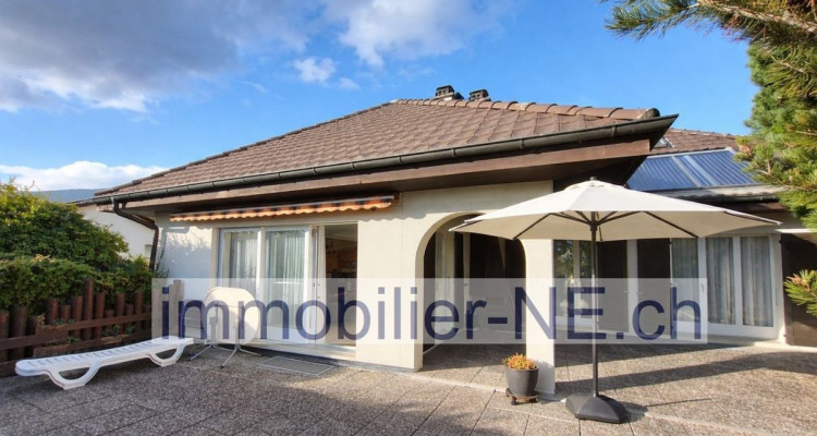 Spacieuse villa avec vue sur le lac et les alpes image 1