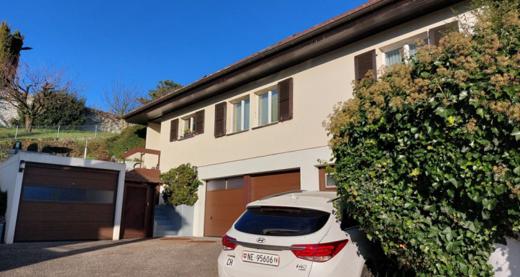 Spacieuse villa avec vue sur le lac et les alpes image 2