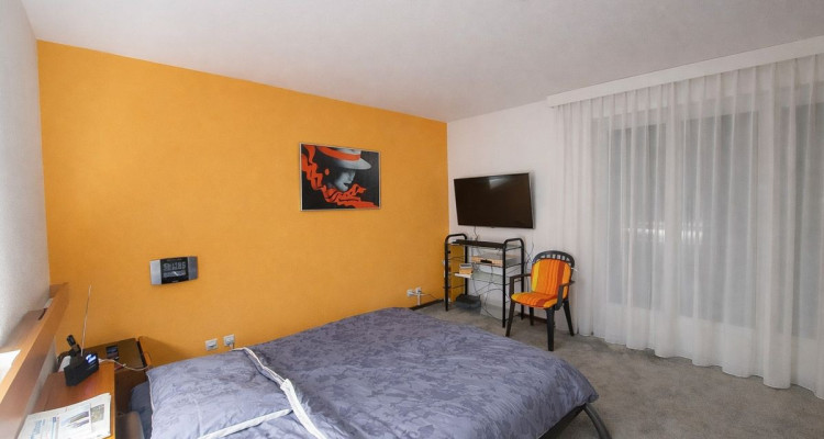 Spacieuse villa avec vue sur le lac et les alpes image 9