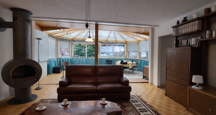 Villa individuelle avec véranda, idéalement située avec grand jardin image 2