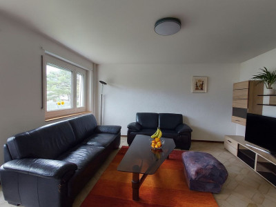 Appartement spacieux de 3,5 pièces avec place de parc extérieure image 1