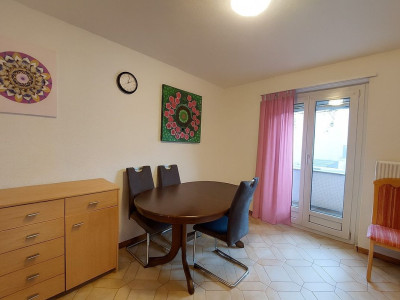 Appartement spacieux de 3,5 pièces avec place de parc extérieure image 2