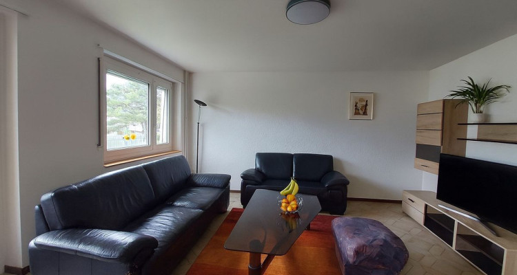 Appartement spacieux de 3,5 pièces avec place de parc extérieure image 1