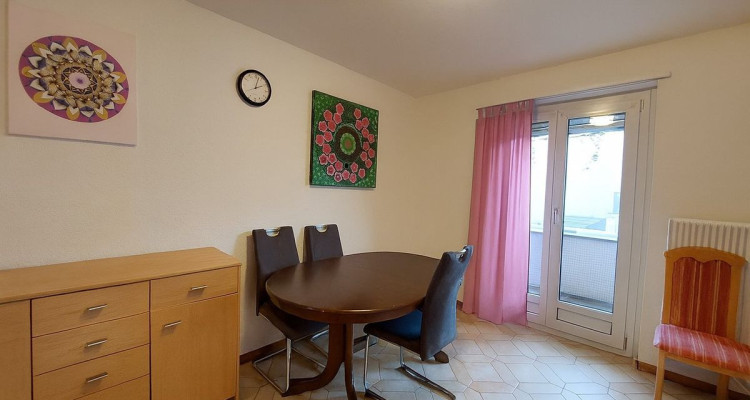 Appartement spacieux de 3,5 pièces avec place de parc extérieure image 2