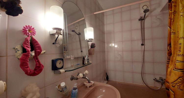 Appartement spacieux de 3,5 pièces avec place de parc extérieure image 6