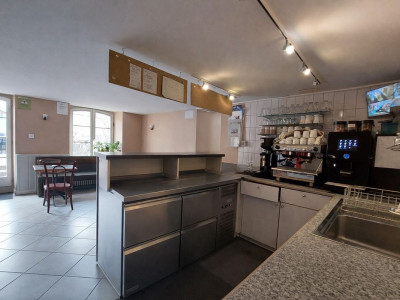 Maison dhabitation avec tea-room et magnifique terrasse, situation privilégiée image 5