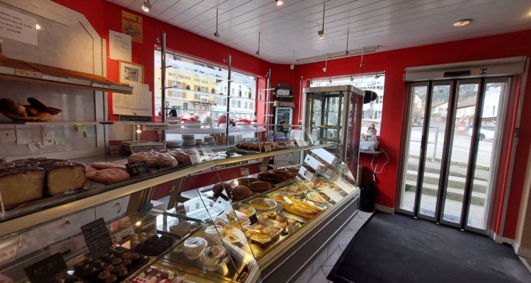 Maison dhabitation avec tea-room et magnifique terrasse, situation privilégiée image 3