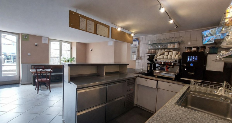 Maison dhabitation avec tea-room et magnifique terrasse, situation privilégiée image 5