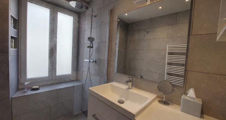 Maison dhabitation avec tea-room et magnifique terrasse, situation privilégiée image 12