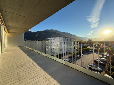 Superbe attique 4 pièces avec façades vitrées et grand balcon-terrasse panoramique de 45 m2 image 13